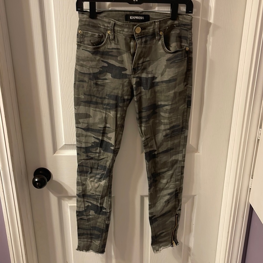 Mid rise ankle legging